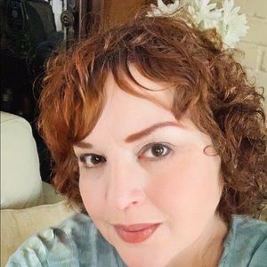 Meet your Posher, Gloria